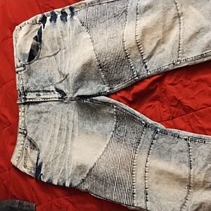 Encrypted light blue jeans. W48/32